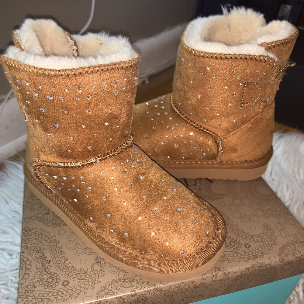 Chestnut Toddler Furboot with Rhinestone detail size 10